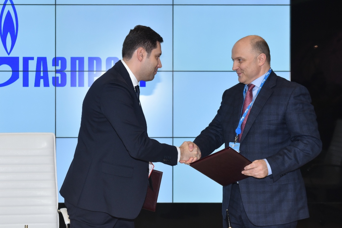Im Rahmen des VII. Petersburger Internationalen Gasforums unterzeichneten der Direktor des Föderalen Instituts für gewerbliches Eigentum, Yury Zubov, und Oleg Aksyutin ein Abkommen über Zusammenarbeit