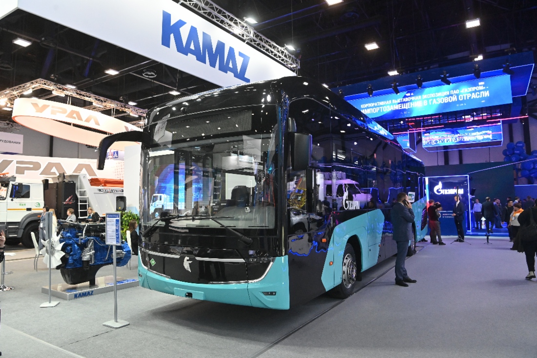 KAMAZ-Vorortbus NEFAZ-5222