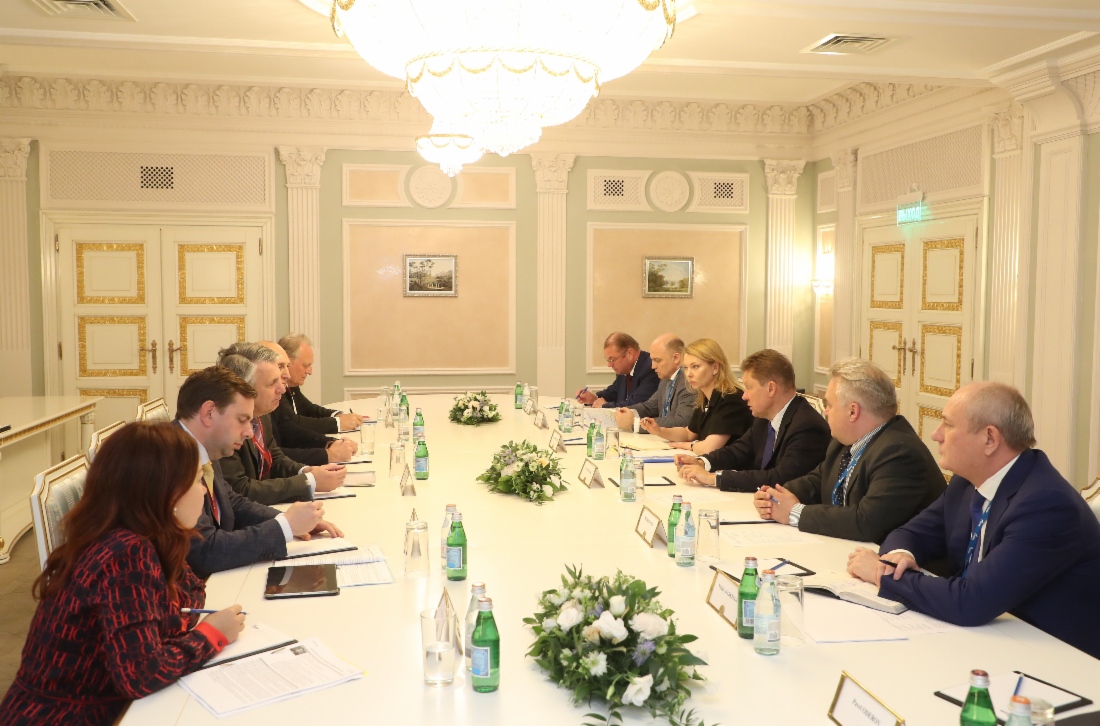 Arbeitstreffen zwischen Alexey Miller und dem CEO der Royal Dutch Shell plc, Ben van Beurden, im Rahmen des Petersburger Internationalen Wirtschaftsforums 2019