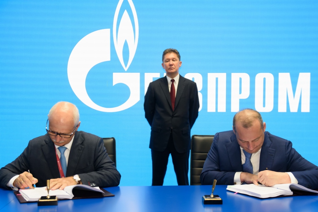 Der Generaldirektor der Gazprom Energoholding, Denis Fyodorov, und der Generaldirektor der TER-Servis, Sergey Milto, unterzeichneten im Rahmen des Petersburger Internationalen Wirtschaftsforums 2019 einen langfristigen Servicevertrag für Gasturbinen und Generatoren von Siemens im Wärmekraftwerk Grosny