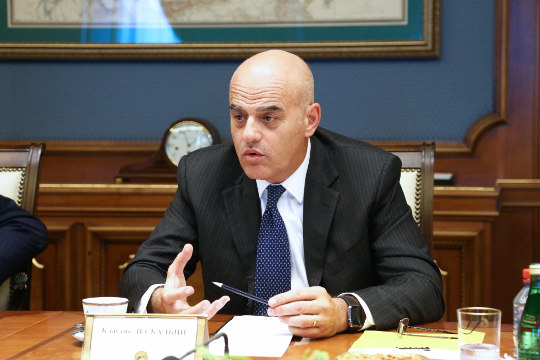 Claudio Descalzi während des Treffens mit Alexey Miller