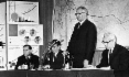 Mikhail Sidorenko hält einen Vortrag in einer Pressekonferenz zur Gaswirtschaft, Moskau, 22. Oktober 1965