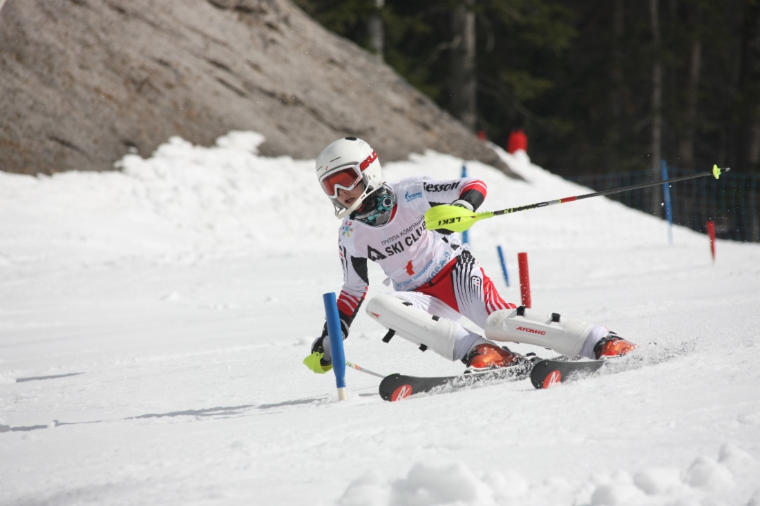 In Krasnaja Poljana maßen Kinder beim Alpinsport-Wettbewerb „Starts der Hoffnungen“ ihre Kräfte