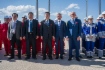Wang Dongjin, Vizepräsident der CNPC (in der Mitte), Alexander Kozlov, Gouverneur des Verwaltungsgebietes Amur (Zweiter von rechts), und Vitaly Markelov (rechts) nahmen an der feierlichen Eröffnung des provisorischen beiderseitigen Checkpoints an der russisch-chinesischen Staatsgrenze für das Baupersonal der Flussunterquerung der Power of Siberia teil