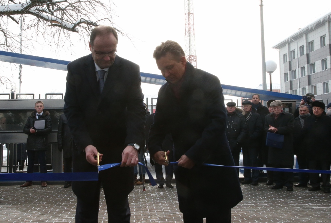Alexander Babakov, Generaldirektor der Gazprom Transgaz Moscow, und Alexey Miller nahmen an der feierlichen Eröffnung des interaktiven wissenschaftlichen Multimedia-Museums für Gaspipelinetransport teil