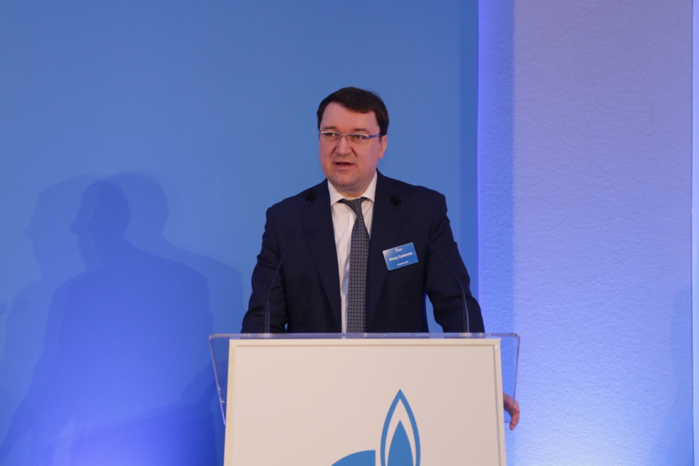 Alexey Yankevich, Vorstandsmitglied und stellvertretender Generaldirektor für Wirtschaft und Finanzen der Gazprom Neft, während seines Vortrags am Investorentag der Gazprom in London