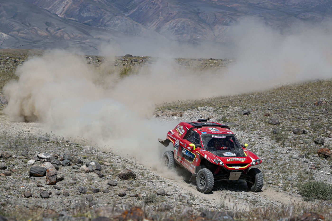 Jean-Luc Pisson-Ceccaldi und Jean Brucy, Preisträger der Silk Way Rally 2021 in der T3-Wertung. Foto: Frédéric Le Floc'h /DPPI (silkwayrally.com)