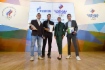 Von links nach rechts: Stanislav Redikultsev, Nikita Boriskin (vertritt Sergey Novoselov bei der Preisverleihung), Sofia Pozdniakova, zweimalige Olympiasiegerin und zweifache Gewinnerin der Welt- und Europameisterschaften im Säbelfechten, und Vladislav Gurdzhi