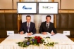 Stellvertretender Vorstandsvorsitzender der OAO Gazprom, Alexander Medvedev, und Präsident des Verwaltungsrates der MND Group, Karel Komarek
