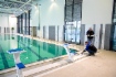 Schwimmbad für Erwachsene im Sport- und Gesundheitskomplex in Metallostroi
