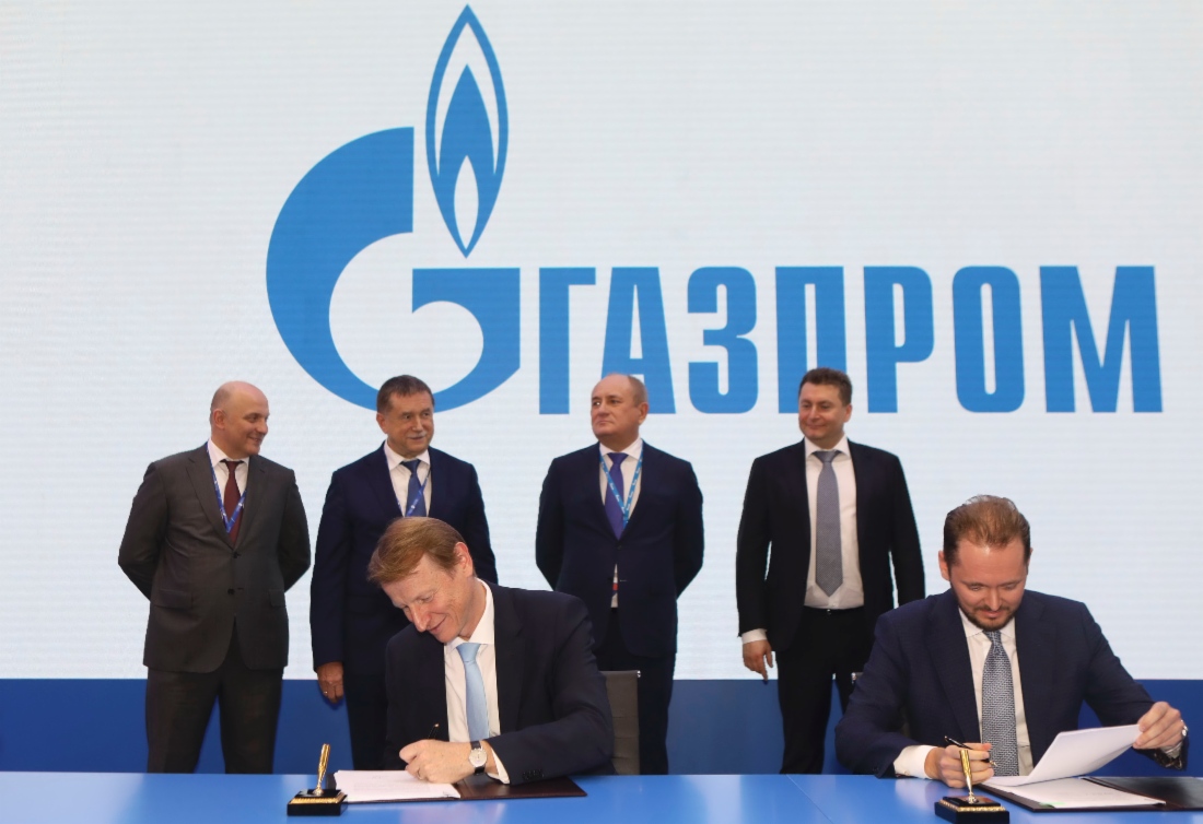 Der Vorstandsvorsitzende der VNG, Ulf Heitmüller, und der Generaldirektor der Gazprom VNIIGAZ, Maxim Nedzvetsky, unterzeichneten im Rahmen des IX. Petersburger Internationalen Gasforums einen Vertrag zur Modernisierung des Verfahrens für die Berechnung der Betriebsbedingungen des UGS Bernburg