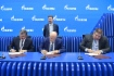 Generaldirektor der Gazprom Invest,
Vyacheslav Tyurin, Oleg Aksyutin und
Generaldirektor der Gazprom
Shelfproject, Alexander Korobkov