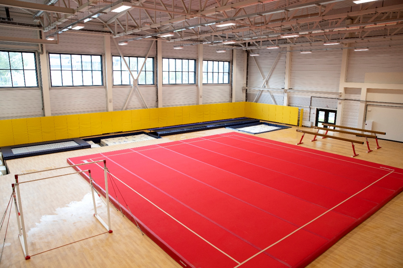 Turnhalle im Sport- und Gesundheitskomplex im Stadtbezirk Moskowski