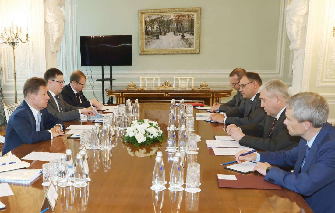 Arbeitstreffen von Alexey Miller mit Vladimir Semashko und Viktor Karankevich im Rahmen des Petersburger Internationalen Wirtschaftsforums 2022