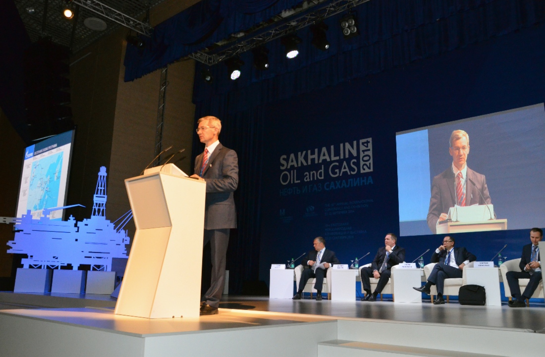 Viktor Timoshilov trat in Juschno-Sachalinsk im Rahmen der18. Internationalen Konferenz „Sakhalin Oil & Gas 2014“ mit einem Bericht zur komplexen Vorgehensweise bei der Planung und Realisierung großer Erdgasprojekte im russischen Fernen Osten auf