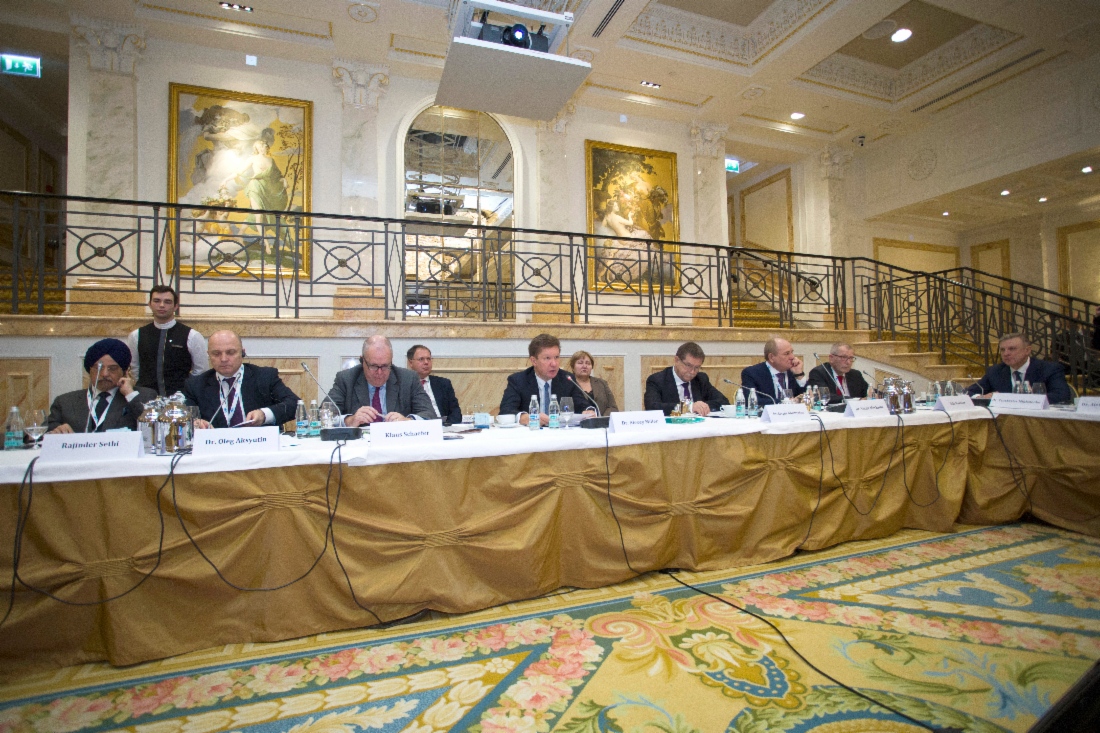 Alexey Miller, Vorstandsvorsitzender der PAO Gazprom und Präsident des International Business Congress (IBC), hielt in Sankt Petersburg die XXXVII. Sitzung des Präsidiums des IBC ab