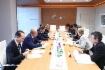 Arbeitstreffen zwischen Alexey Miller und dem Gouverneur der Japan Bank for International Cooperation (JBIC), Tadashi Maeda, im Rahmen des IV. Östlichen Wirtschaftsforums in Wladiwostok