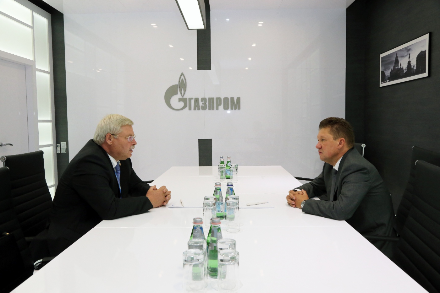 Sergey Zhvachkin und Alexey Miller während des Arbeitstreffens