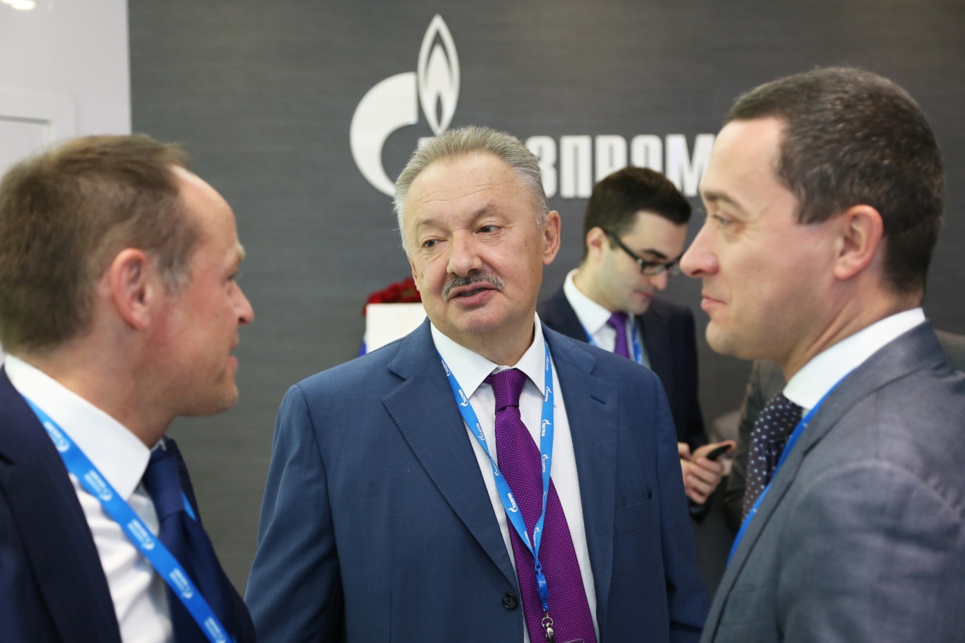 Departementsleiter Alexander Bespalov (in der Mitte) und Sergey Kupriyanov (rechts)