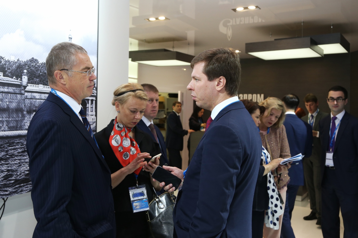 Alexander Medvedev, Genetaldirektor der OOO Gazprom Export Elena Burmistrova und Pavel Oderov