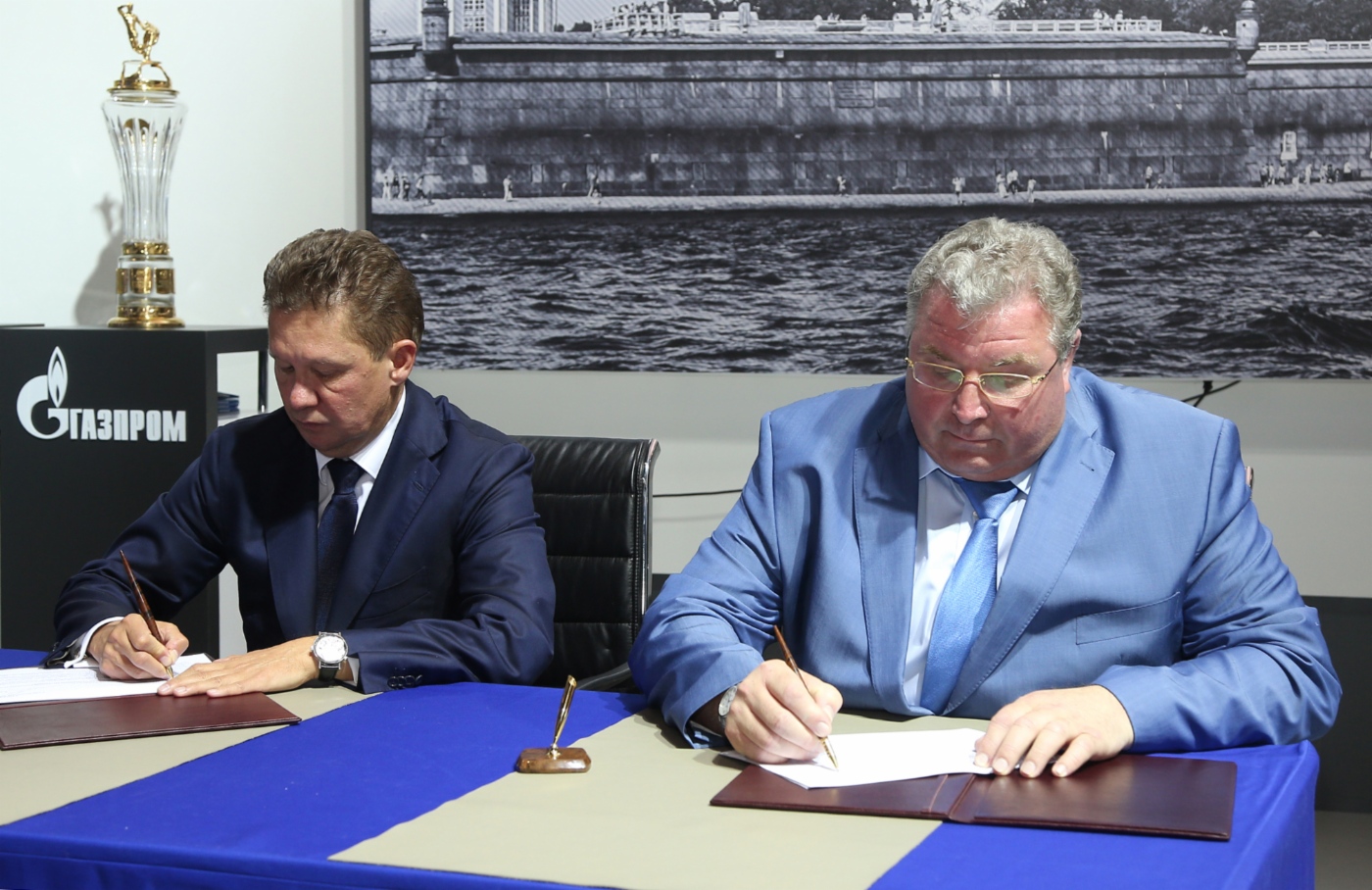 Alexey Miller und Haupt der Republik Mordwinien Vladimir Volkov unterzeichneten eine Road Map zur Erweiterung der Nutzung hochtechnologischer Produktion der Unternehmen Mordwiniens im Interesse der Gazprom