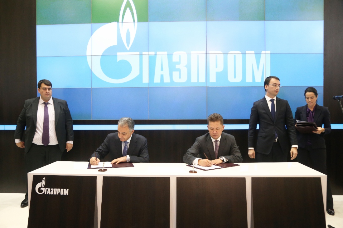 Im Rahmen des V. Petersburger Internationalen Gasforums unterzeichneten Generaldirektor von Chelyabinsk Pipe Rolling Plant Alexander Grubman und Alexey Miller ein Memorandum über die Nutzung von Erdgas als Motorkraftstoff