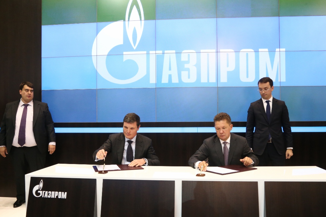 Im Rahmen des V. Petersburger Internationalen Gasforums unterzeichneten Vorstandsvorsitzender der United Metallurgical Company Anatoly Sedykh und Alexey Miller ein Memorandum über die Nutzung von Erdgas als Motorkraftstoff