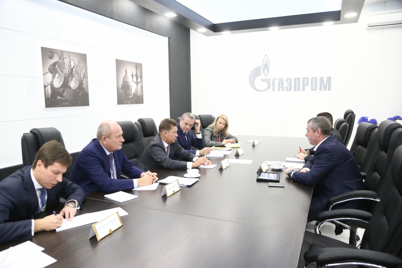 Im Rahmen des Forums fand ein Arbeitstreffen zwischen Alexey Miller und dem Generaldirektor des staatlichen Unternehmens Srbijagas Dusan Bajatovic statt