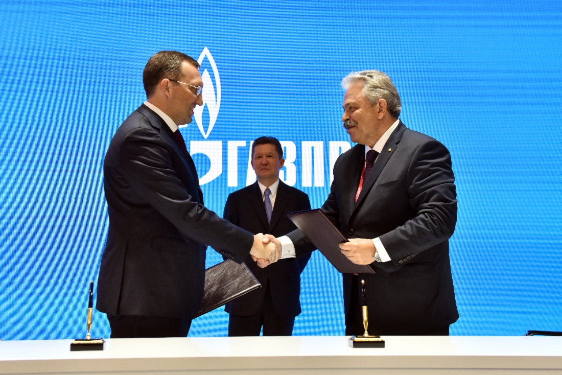 Im Rahmen des Petersburger Internationalen Wirtschaftsforums 2018 unterzeichneten der Generaldirektor der PAO Gazprom Avtomatizatsiya, Dmitry Zhuravlev, und der Generaldirektor der OOO Yokogawa Electric CIS, Vladimir Savelyev, im Beisein von Alexey Miller ein Abkommen über Zusammenarbeit