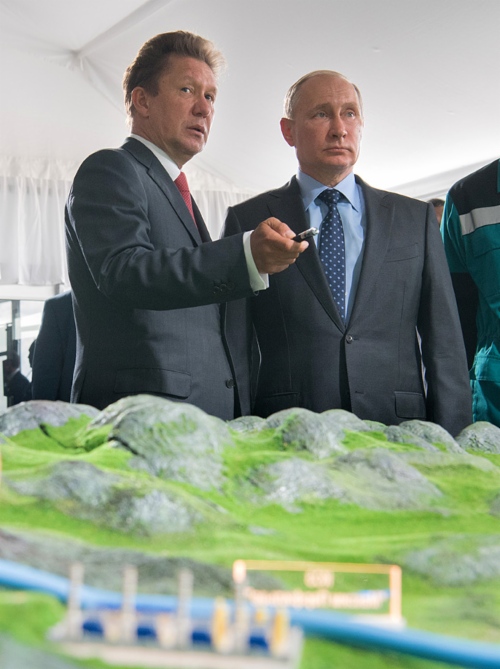 Alexey Miller und Präsident der Russischen Föderation, Vladimir Putin, nahmen an der feierlichen Zeremonie teil anlässlich der Fundamentlegung für das Gasverarbeitungswerk Amur. Foto: RIA Novosti