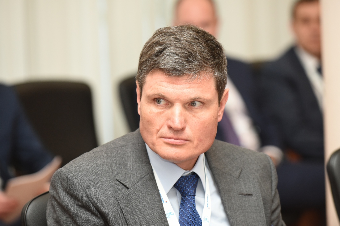 Anatoly Sedykh, Vorstandsvorsitzender der OMK, nahm an einer Tagung zur Erörterung der Ergebnisse und Perspektiven der Zusammenarbeit von Gazprom mit Betrieben der russischen Metall- und Maschinenbauindustrie teil