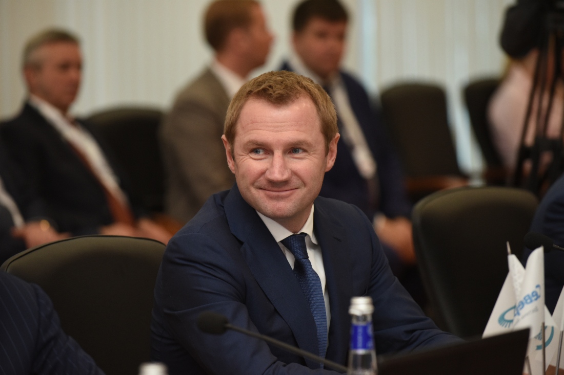 Roman Filippov, Generaldirektor der Power Machines, nahm an einer Tagung zur Erörterung der Ergebnisse und Perspektiven der Zusammenarbeit von Gazprom mit Betrieben der russischen Metall- und Maschinenbauindustrie teil