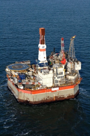 Bohrplattform Molikpaq (Piltun-Astochskaja-A), erste Bohrinsel für Erdölförderung auf hoher See in Russland