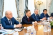 Arbeitstreffen zwischen Alexey Miller und dem Vorsitzenden des Ministerkabinetts der Kirgisischen Republik und dem Leiter der kirgisischen Präsidialverwaltung, Akylbek Japarov 