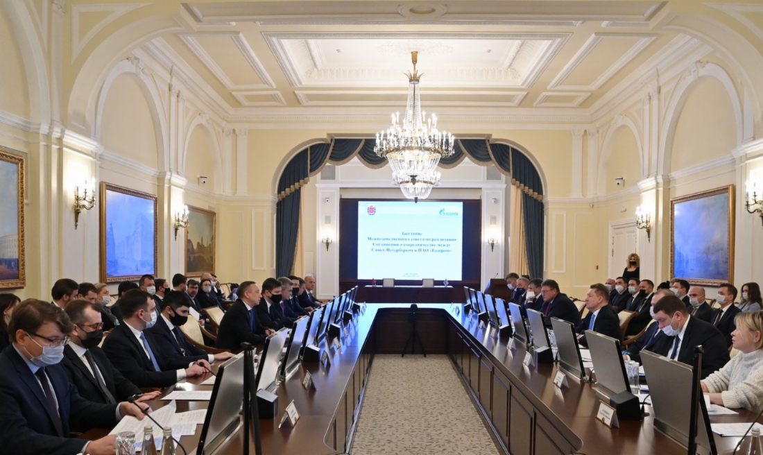 Alexey Miller und Alexander Beglov, Gouverneur von Sankt Petersburg, haben in Sankt Petersburg eine Sitzung des Interministeriellen Rates für Fragen der Umsetzung des Abkommens über Zusammenarbeit zwischen dem Konzern und der Stadt angehalten