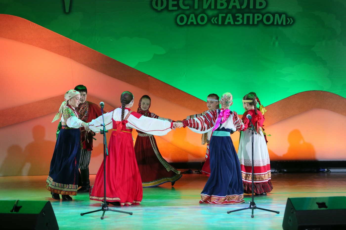 Kinder-Folkloreensemble Rasdivje (OOO Gazprom Dobycha Astrakhan), 1. Platz in der Kategorie Folklore (Kinder 5 bis 10 Jahre)