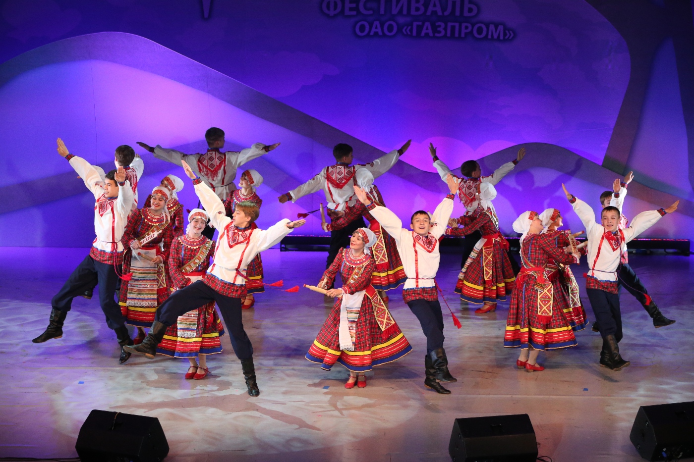 Kinder-Volkstanzensemble Junost (OOO Gazprom Transgaz Nizhny Novgorod), 2. Platz in der Kategorie Volkschoreographie (Kinder 11 bis 16 Jahre)