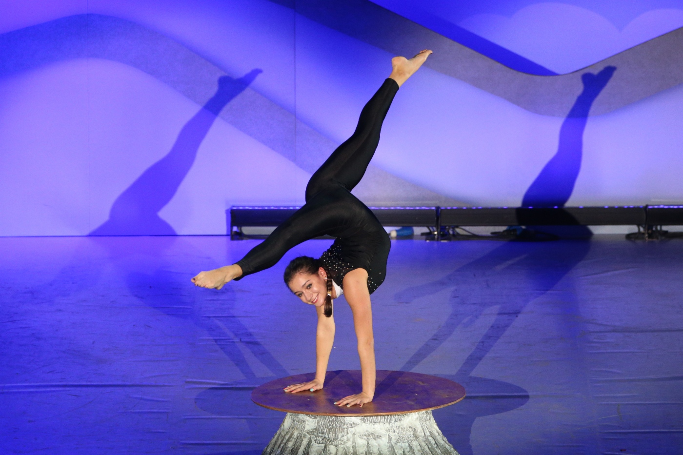 Marina Buchneva (OOO Gazprom Transgaz Saratov), 3. Platz in der Kategorie Bühnen-Zirkus- und originelles Genre (Erwachsene)