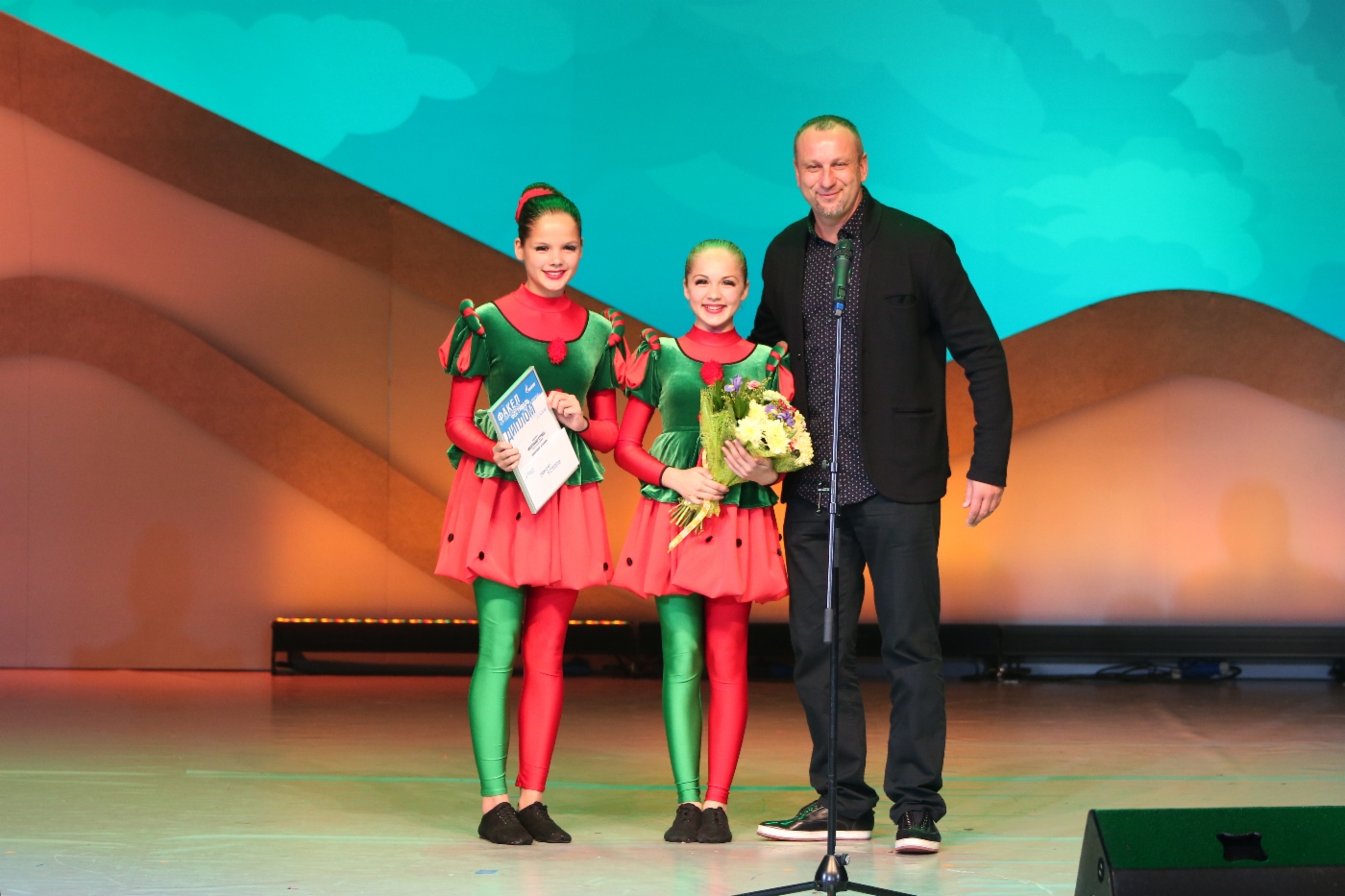 Juror Sergey Korginov und Kollektiv Kleines Land (OOO Gazprom Dobycha Orenburg), 2. Platz in der Kategorie Bühnenchoreographie