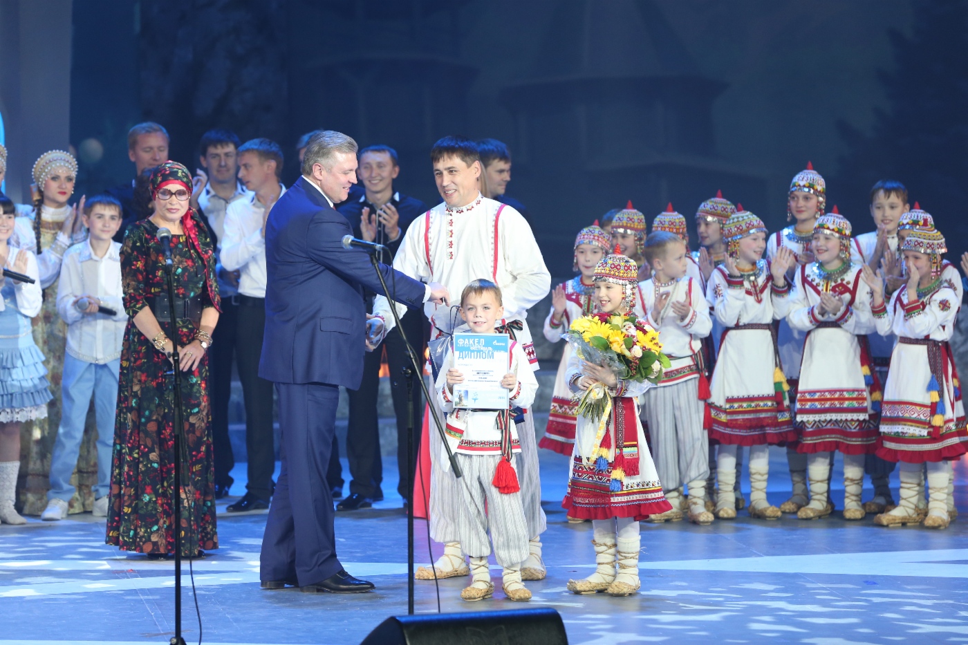 Das Ensemble Schurampus (OOO Gazprom Transgaz Nizhny Novgorod) gewann den Grand Prix in der Gruppe 5 bis 10 Jahre
