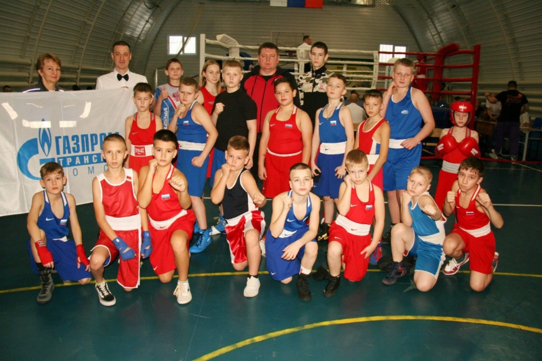 Der Jahreswende gewidmetes Boxturnier für Kinder um Preise des Väterchen Frost fand in Tomsk statt