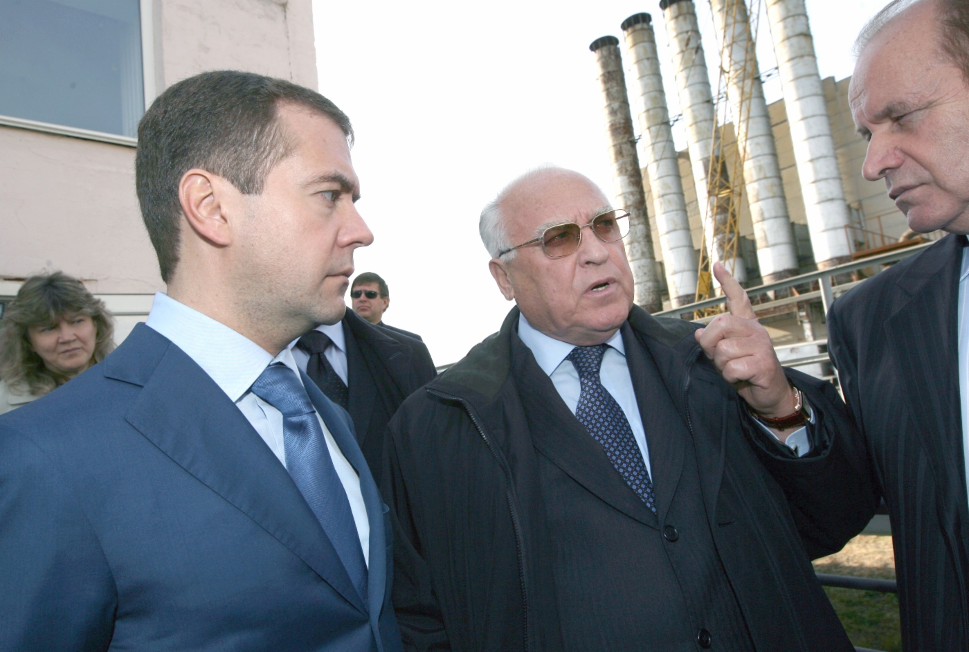Mit Dmitry Medvedev, dem ersten stellvertretenden Ministerpräsidenten der Russischen Föderation, im Gasverarbeitungswerk. Orenburg, Oktober 2007