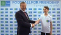 Treffen zwischen Viktor Zubkov und dem Vertreter Russlands in der fünften Saison des Internationalen Kindersozialprojekts von Gazprom Football for Friendship, Zakhar Badyuk