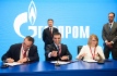 Alexey Kakhidze, Aufsichtsratsvorsitzender der Gazprom LNG Technologies, Georgy Chicherin, stellvertretender Vorstandsvorsitzender für Investitionen und strategische Planung der Avtodor, und Olga Naumova, Generaldirektorin der Magnit, unterzeichneten im Rahmen des Petersburger Internationalen Wirtschaftsforums 2019 eine Kooperationsvereinbarung