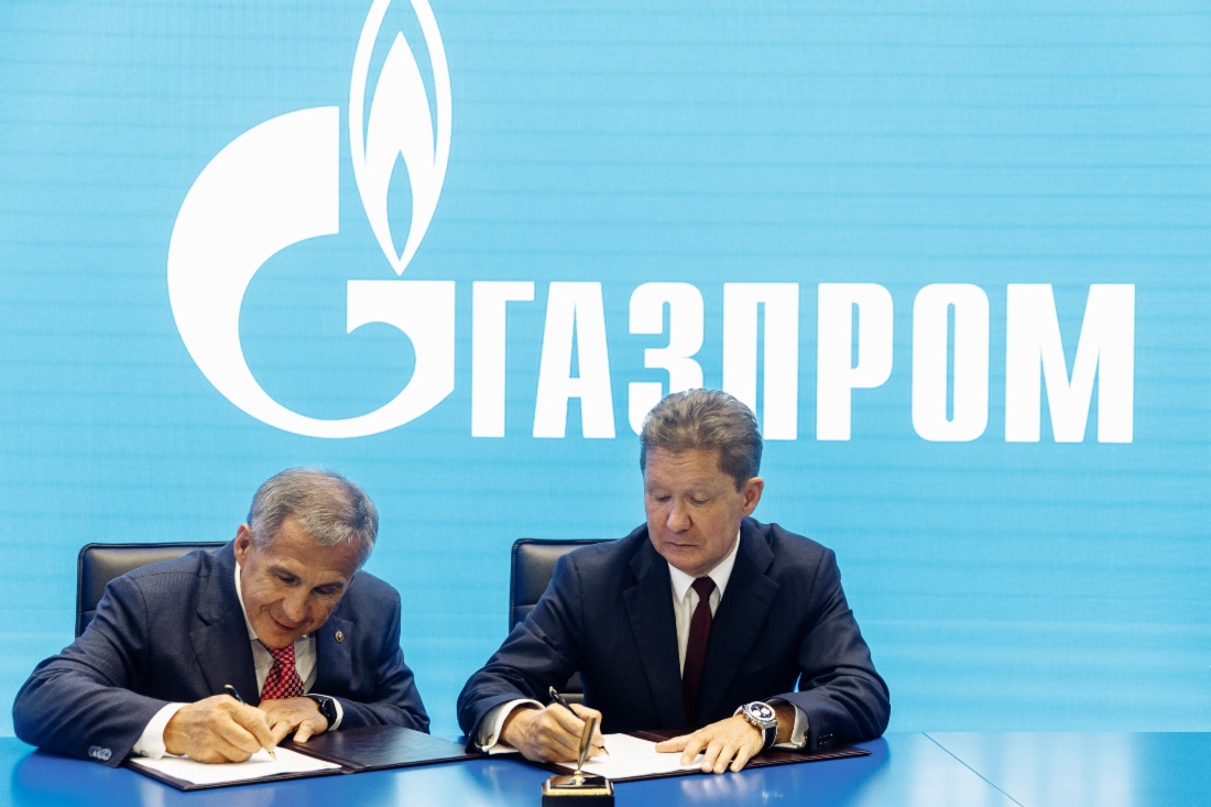 Alexey Miller und Rustam Minnikhanov, Präsident der Republik Tatarstan, unterzeichneten im Rahmen des Petersburger Internationalen Wirtschaftsforums 2019 eine Vereinbarung über die Umsetzung von zwei Investitionsprojekten in dieser Region: zum Bau eines integrierten Betriebs für die Verflüssigung von Erdgas (LNG) und zur Errichtung eines Netzes von Kryotankstellen