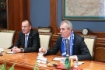 Der Vorstandsvorsitzende der OMV AG, Rainer Seele (rechts), während des Arbeitstreffens mit Alexey Miller